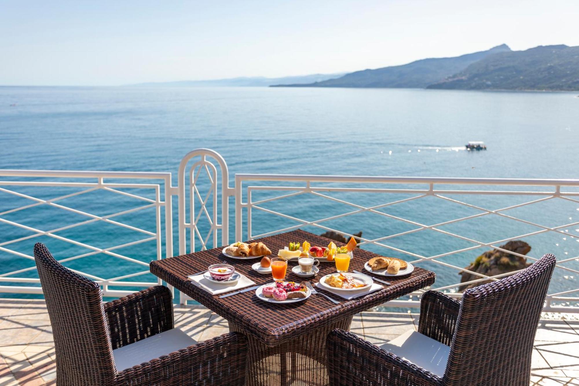 Hotel Kalura Чефалу Екстер'єр фото