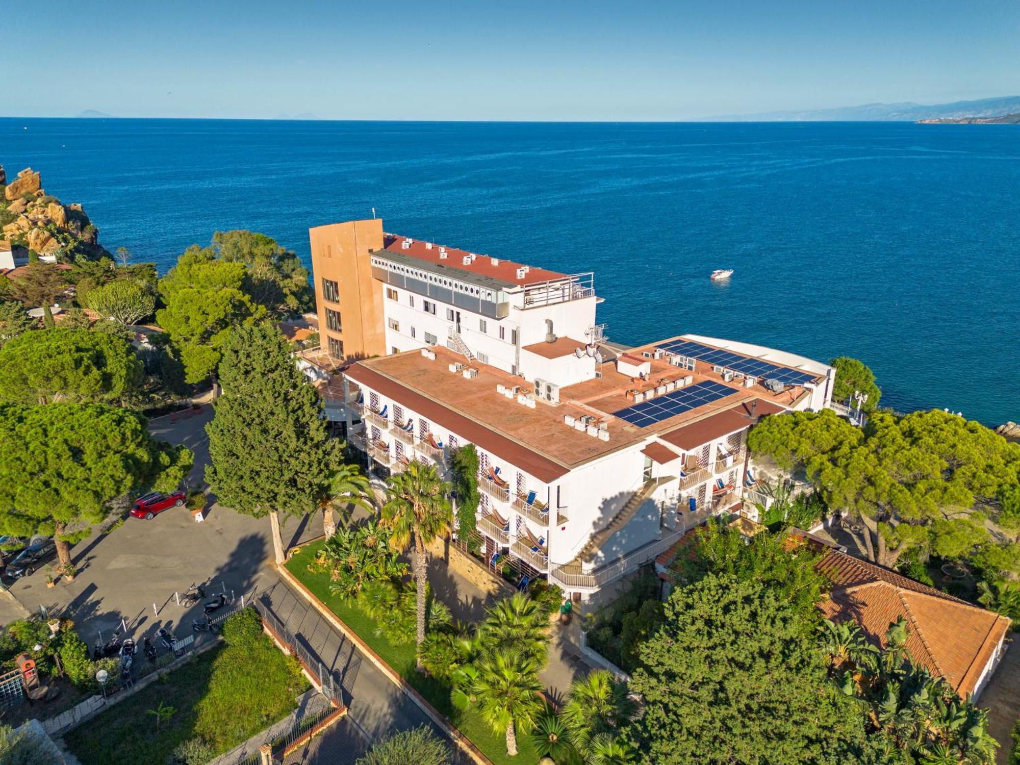 Hotel Kalura Чефалу Екстер'єр фото
